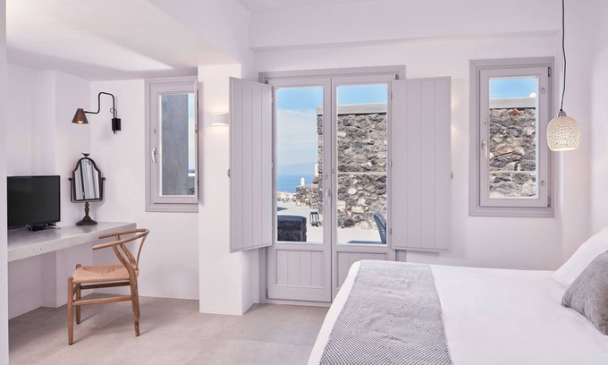 Finikia Villa | Luxury Santorini Villa | Villa Elysian Enas | Private Plunge Pool | 2 Bedrooms.