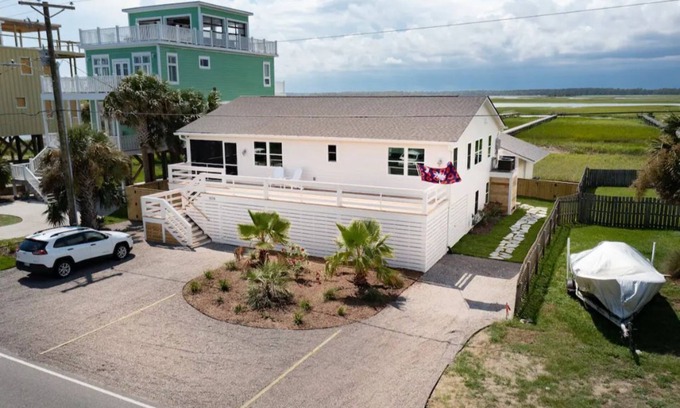 Folly Beach Cabin | Luxury Sea Cabin Guest Suite - Across from Beach