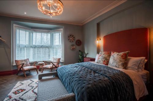 New Brighton Apartment | Luxury Seaside 5 Bed - 10 Mins Walk to Beaches