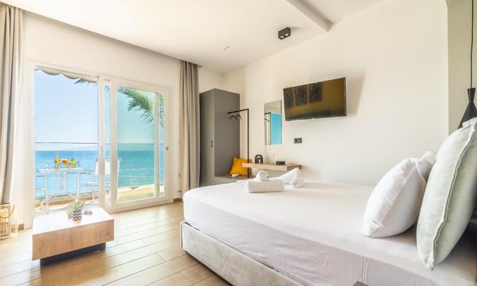 Limenas Chersonisou Apartment | Luxury SeaSide Suites