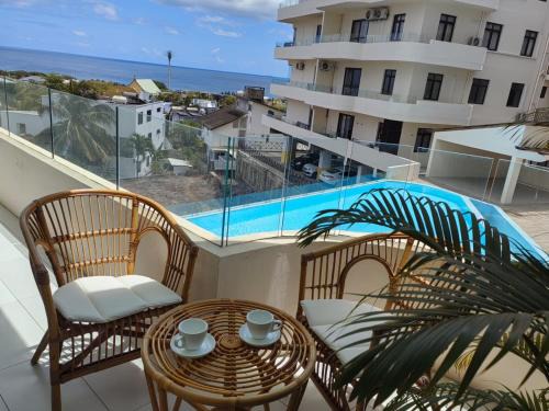Flic-en-Flac Apartment | Luxury Seaview Apartment Flic en Flac CFF07