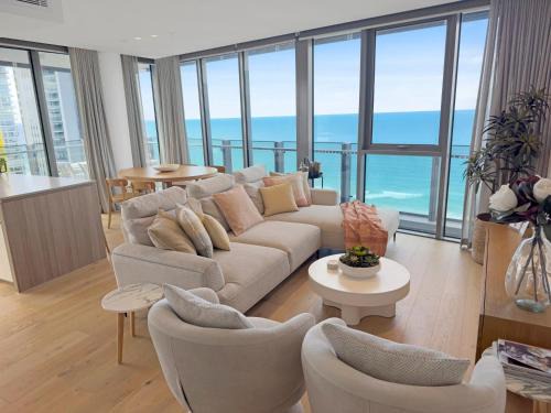 Broadbeach Apartment | Luxury Signature Stay Stunning Ocean Views Lvl27