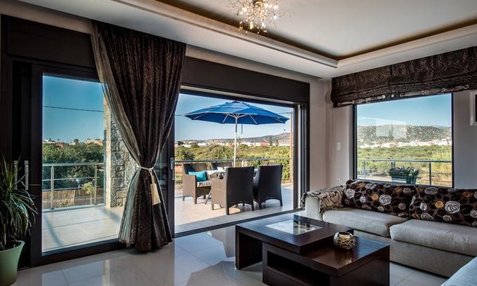 Sissi Villa | Luxury Sissi Residence with Hot Tub