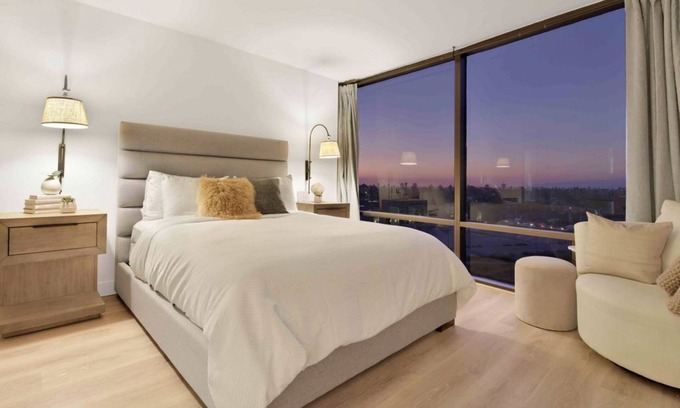 Marina del Rey Condo | Luxury Smart Home w/Gorgeous Waterfront Retreat + Amazing Sunset Views