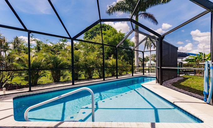 Fort Myers House | Luxury Spacious Home Pool, Boat Dock Gulf Access! Fits up to 12 people