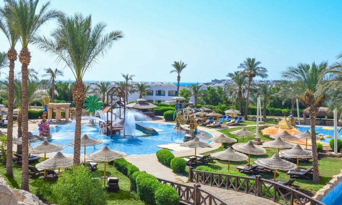 Sharm El Sheikh Resort | Luxury Stay Just Steps from Naama Bay l Spa Days, Kids Club & Waterparks