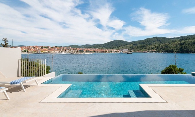 Vela Luka Villa | Luxury & stylish Villa Lavanda 5 m from the sea, beachfront,sea view, quite area, pet friendly, family.