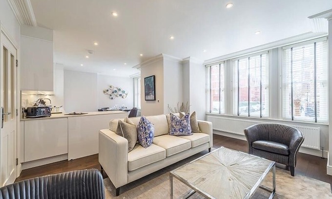 Ravenscourt Park Apartment | Luxury Three Bedroom, Three En-Suite Apartment in Hammersmith - Flat 123 (Ground