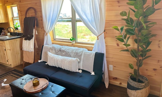 Livingston Cabin | Luxury Tiny Home - Cabin A