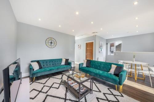 Northumberland Park Apartment | Luxury Tottenham Stadium Retreat - 2 minute walk to stadium