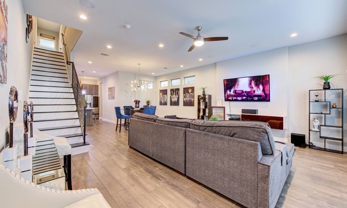 Northside House | Luxury Townhouse in Greater Fifth Ward!