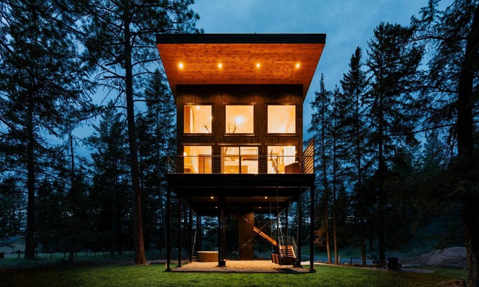 Columbia Falls House | Luxury Treehouse Retreat Near Glacier Park