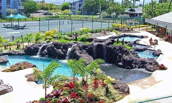 Princeville Condo | Luxury tropical comfortable resort condo in pedestrian/golf/ocean community
