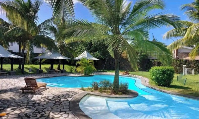 Bain Boeuf Apartment | luxury two-bedroom apartment in a secured residence 3 minutes walk to the beach