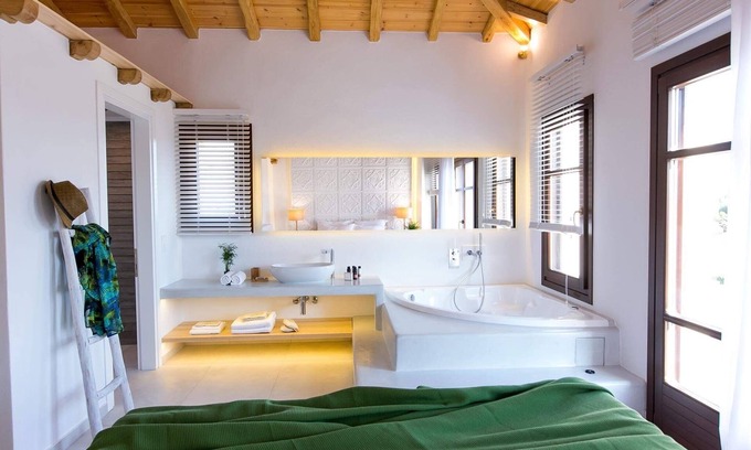 Kolios Villa | Luxury two bedroom villa in skiathos with private pool and outstanding sea view