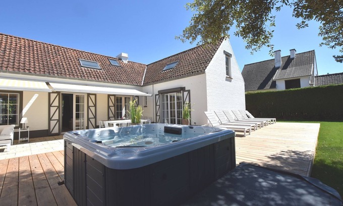 Sint-Idesbald Villa | Luxury Villa in Sint-Idesbald with Jacuzzi