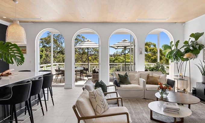 Mosman House | Luxury Views 5 Bedroom Home in Mosman with a Pool