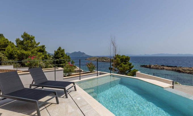 Orebic House | Luxury Villa Luce by Interhome