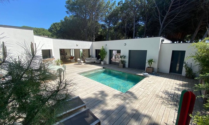 Aigues-Mortes Villa | Luxury villa 160m2 heated pool 10 min from beaches