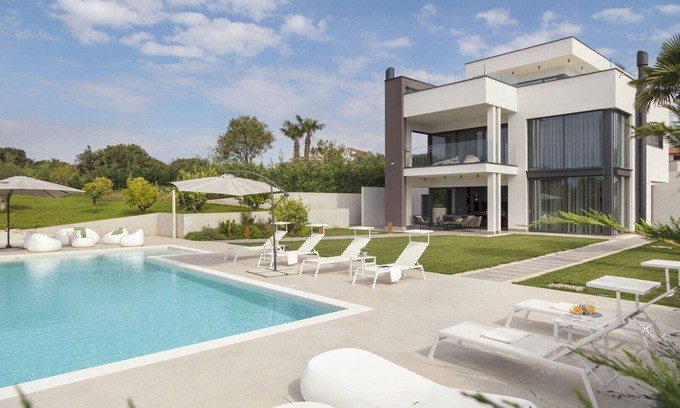 Vintijan Villa | Luxury Villa Deluxe Pula with private pool in Pula - Istria
