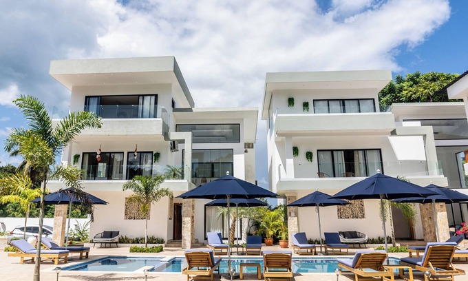 Las Terrenas Villa | Luxury Villa for 10 Guests with Pool and Jacuzzi