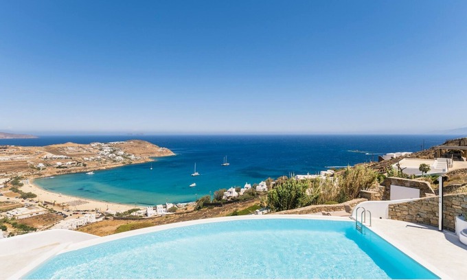 Xilokeratidi Villa | Luxury villa with stunning views above Kalo Livadi