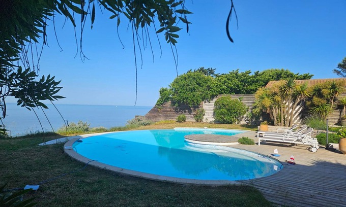 Quartier du Casino Villa | Luxury Villa in Angoulins, Private Pool, Up to 12 Guests