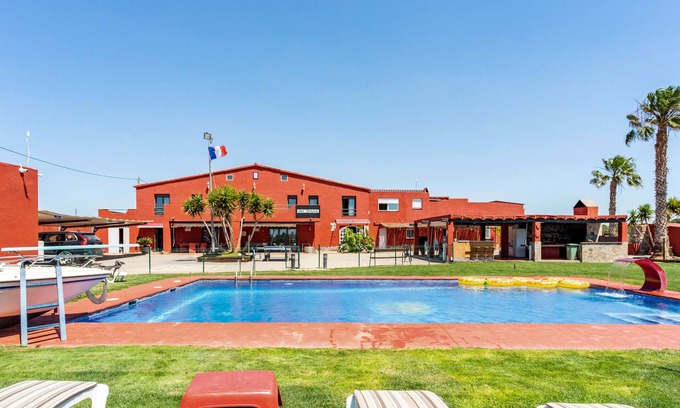 Vila-Seca Villa | Luxury Villa in Cambrils with Pool, Padel, soccer, Wi-Fi and More!