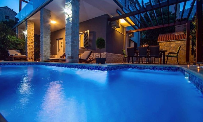 Stanici Villa | Luxury Villa Jasmina with heated pool by the sea!