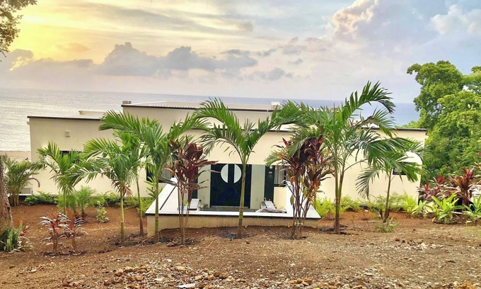 Diamond Rock Villa | Luxury villa located directly on the Caribbean Sea with large infinity pool