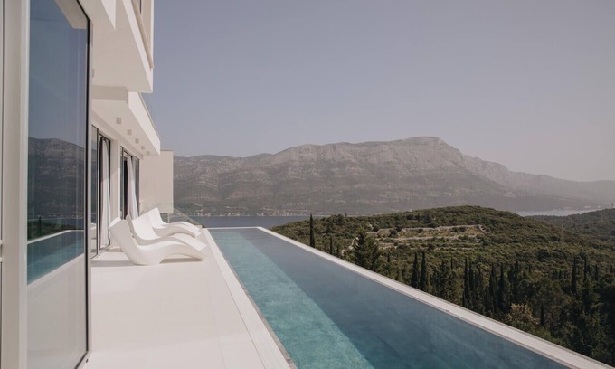 Zrnovo Villa | Luxury Villa Morello Korcula 1 with heated pool, gym, sauna