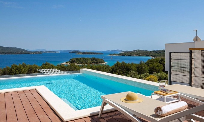 Jezera Villa | Luxury Villa Murter Exotic with pool, gym, sauna and sea view