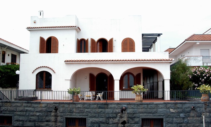 Torre Archirafi Villa | Luxury villa on the waterfront in Torre Archirafi - Sicily - Italy