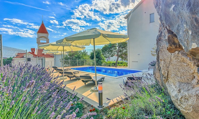 Strozanac Villa | Luxury Villa Rock – Your Private Oasis in Split/Podstrana