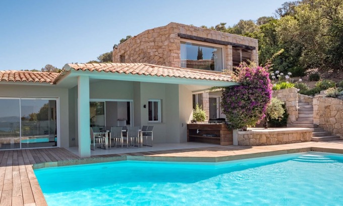 Cirendinu Villa | Luxury Villa sleeps 8, Sea view, Saint Cyprien Beach, Swimming pool, Porto Vecchio