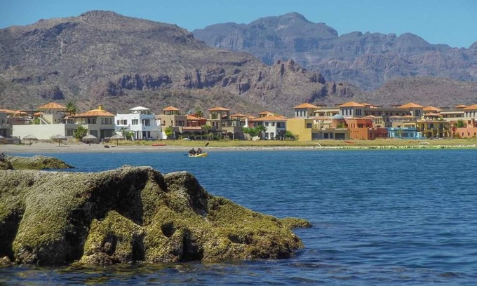 Nopolo House | Luxury Villa, steps from beach