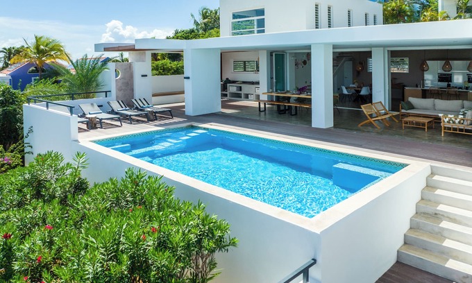 Willemstad Villa | Luxury villa up to 8 people, great views! Close to Jan Thiel & Mambo.