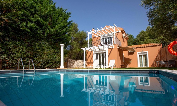 Pesada Villa | Luxury villa with private pool, 0.4km from beach-"Agua View Villa"-Free WiFi