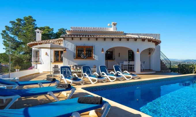 Media Luna Villa | Luxury villa with private pool in Javea, on the Costa Blanca, Spain for 6 persons