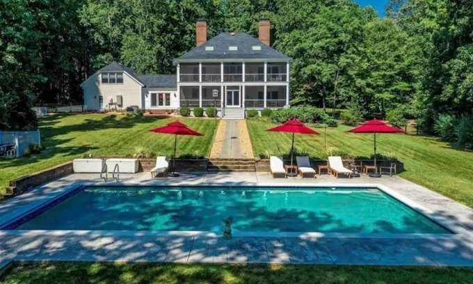 Weems House | 💎 Luxury Waterfront Retreat w/Private Pool & Dock