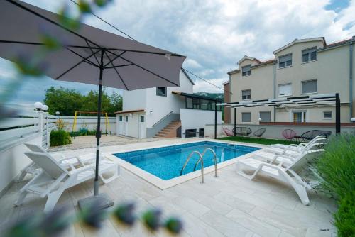 Klis Apartment | Luxury with gallery, heated pool only for you-KLIS CRO
