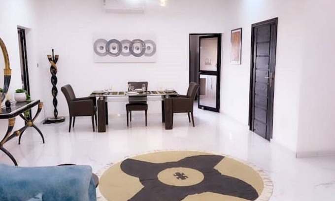 Lome Apartment | *Luxus seven* - 4-room apartment - close to the city center