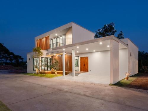 Nong Khai Villa | Lyntara บ้านพูลวิลล่าหนองคาย
