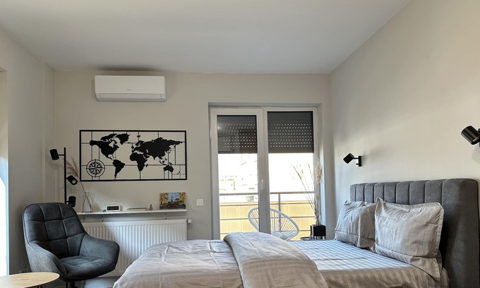 Cluj-Napoca Apartment | M-avenue Studio Near Iulius Mall