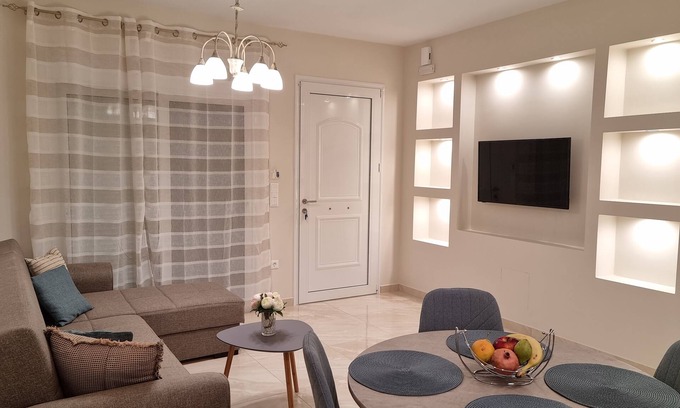 Petaloudes Apartment | Ma Maison Bleue - Apartment in Rhodes at Kremasti village, near the airport