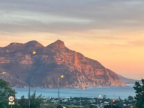 Hout Bay Apartment | Macey Stay - The Boardwalk Hout Bay