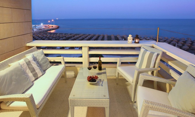 Larnaca Apartment | Mackenzie Seafront Suite