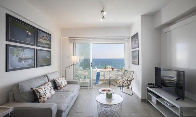Larnaca Apartment | Mackenzie Zoe Seafront Suite