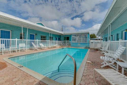 Madeira Beach Apartment | Madeira Beach Studio Walk to Johns Pass!