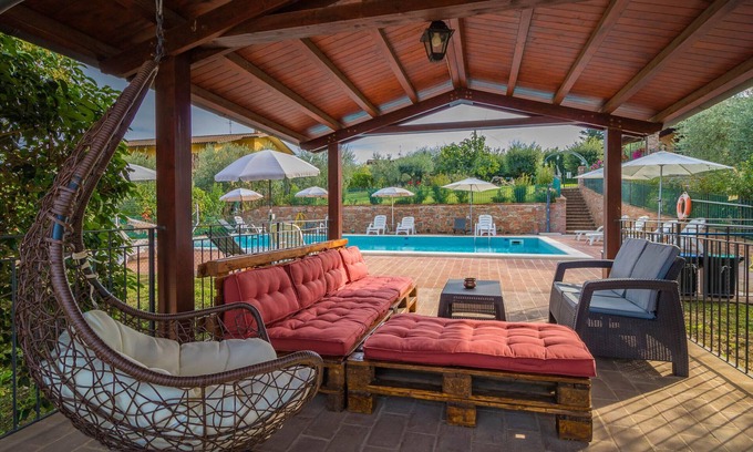Casamaggiore Apartment | Madone 2, apartment in agriturismo. Pool, WiFi, tennis
